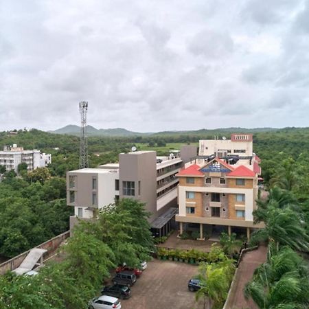 Hotel Sarovar Portico Sasangir Sasan Gir Exterior foto